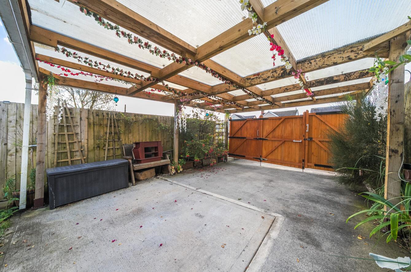 Vera Road, Clydach, Swansea, SA6 5QE